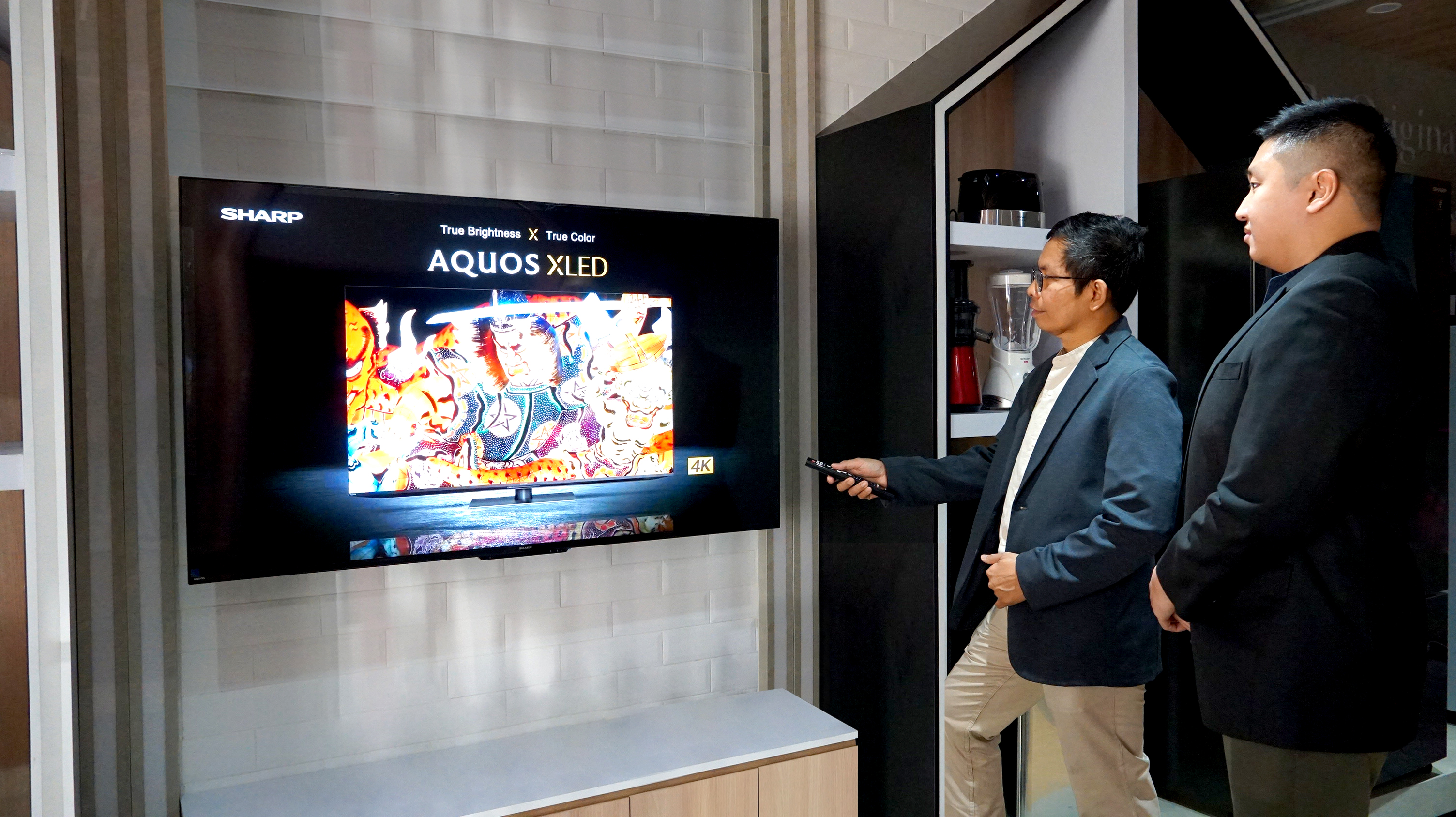 Sharp Memperkenalkan TV AQUOS XLED Seri Terbaru dengan Teknologi Mini